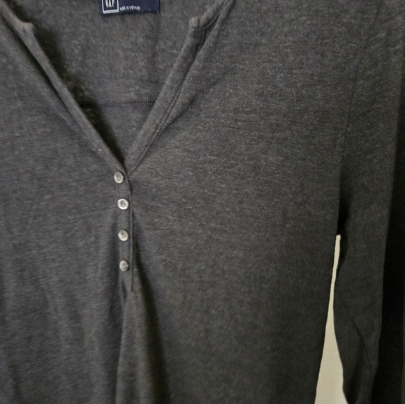 GAP Henley T-shirt - Picture 2 of 3